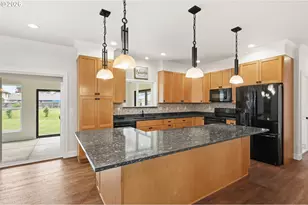 106 Hansen Ln, Eugene, OR 97404 - Photo 12