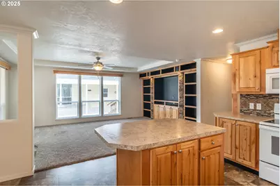 1000 E Central Ave, Sutherlin, OR 97479 - Photo 20