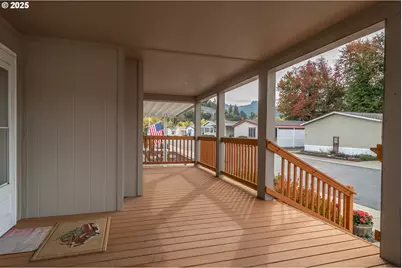 1000 E Central Ave, Sutherlin, OR 97479 - Photo 46