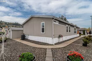 1000 E Central Ave, Sutherlin, OR 97479 - Photo 42