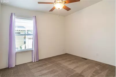 1000 E Central Ave, Sutherlin, OR 97479 - Photo 30