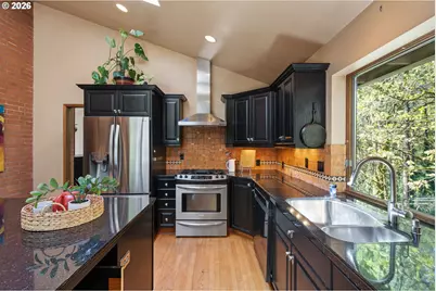 2637 SW Patton Ct, Portland, OR 97201 - Photo 10