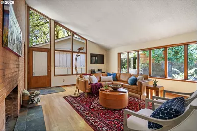 2637 SW Patton Ct, Portland, OR 97201 - Photo 4
