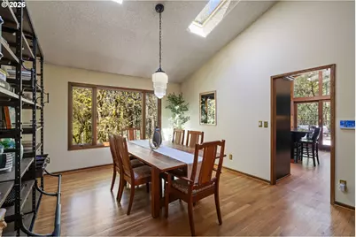 2637 SW Patton Ct, Portland, OR 97201 - Photo 8