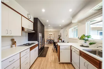 2320 SE Mulberry Dr, Milwaukie, OR 97267 - Photo 14