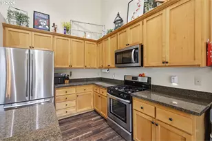 1076 S 40th Pl, Springfield, OR 97478 - Photo 14