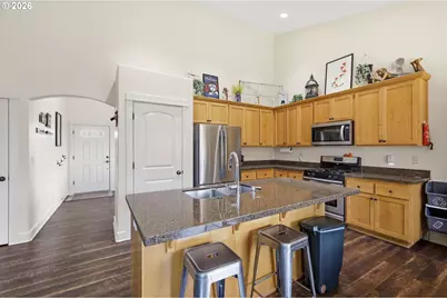 1076 S 40th Pl, Springfield, OR 97478 - Photo 10