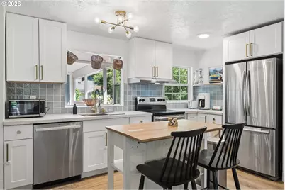10835 SW 39th Ave, Portland, OR 97219 - Photo 14