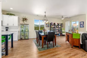 959 SE Windsong Dr, Cascade Locks, OR 97014 - Photo 12