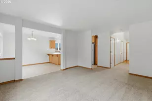 801 E Hilltop Dr, Newberg, OR 97132 - Photo 10