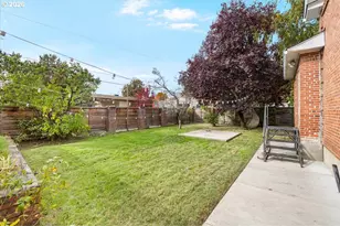 139 SW I St, Grants Pass, OR 97526 - Photo 46