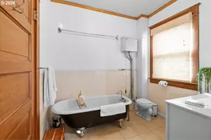139 SW I St, Grants Pass, OR 97526 - Photo 28