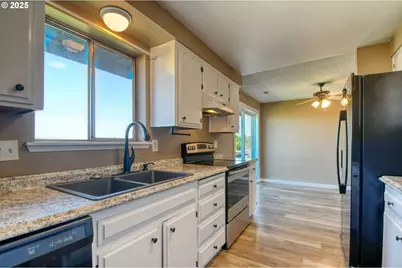 413 SW Nye Ave, Pendleton, OR 97801 - Photo 6