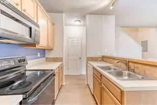 38573 Cascadia Village Dr, Sandy, OR 97055 - Photo 12