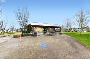 38573 Cascadia Village Dr, Sandy, OR 97055 - Photo 36