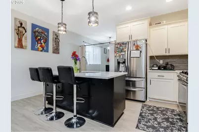 579 NW Adams Ave, Hillsboro, OR 97124 - Photo 6