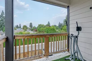 579 NW Adams Ave, Hillsboro, OR 97124 - Photo 18