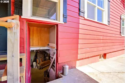 318 Koons St, Silverton, OR 97381 - Photo 40