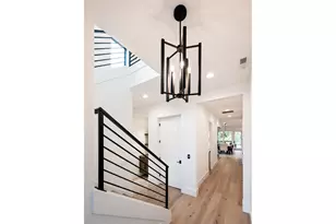 116 6th St, Lake Oswego, OR 97034 - Photo 2