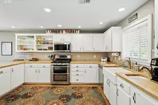 247 NE Washington St, White Salmon, WA 98672 - Photo 12