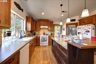 324 Elk Run Ave, Cannon Beach, OR 97110 - Photo 8