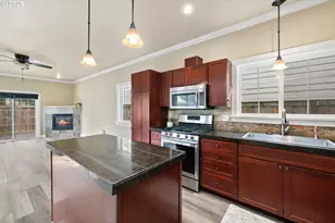 3903 SE Crystal Springs Blvd, Portland, OR 97202 - Photo 6
