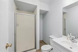 2330 SE Brookwood Ave, Hillsboro, OR 97123 - Photo 28