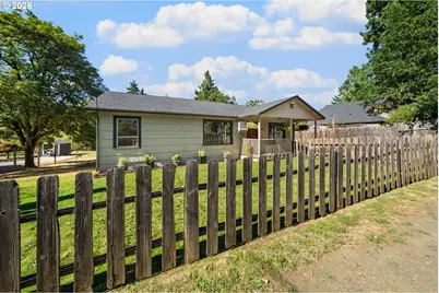 1678 SE Deer Creek Dr, Roseburg, OR 97470 - Photo 6