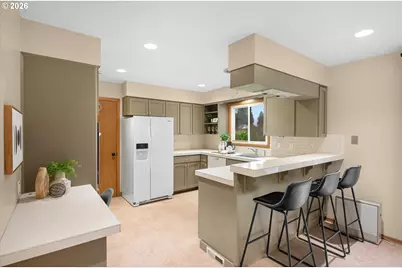 3910 Calaroga Cir, West Linn, OR 97068 - Photo 14