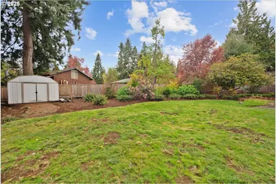 3910 Calaroga Cir, West Linn, OR 97068 - Photo 32