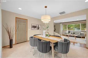 3910 Calaroga Cir, West Linn, OR 97068 - Photo 16