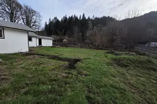 413 Goodreau Ln, Glide, OR 97443 - Photo 6