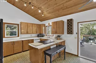 36780 SW Laurelwood Rd, Hillsboro, OR 97123 - Photo 14