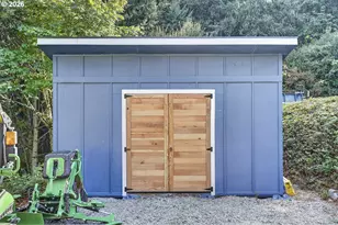 36780 SW Laurelwood Rd, Hillsboro, OR 97123 - Photo 36