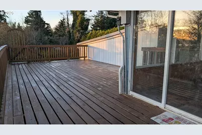 515 State St, North Bend, OR 97459 - Photo 14