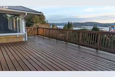 515 State St, North Bend, OR 97459 - Photo 12