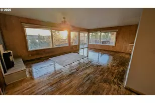 515 State St, North Bend, OR 97459 - Photo 4