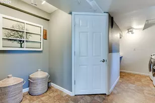 2096 Charnelton St, Eugene, OR 97405 - Photo 26