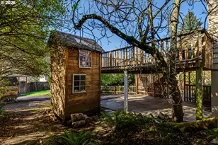 2096 Charnelton St, Eugene, OR 97405 - Photo 48