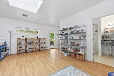595 Dartmoor Dr, Eugene, OR 97401 - Photo 16
