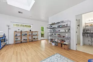 595 Dartmoor Dr, Eugene, OR 97401 - Photo 16