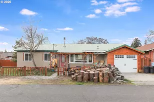 409 NE Court St, Dufur, OR 97021 - Photo 1