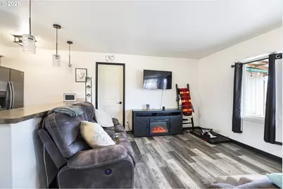 409 NE Court St, Dufur, OR 97021 - Photo 6