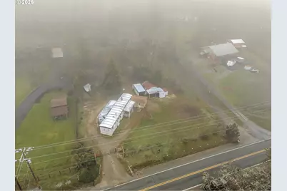 1833 Pleasant Valley Rd, Merlin, OR 97532 - Photo 6