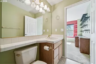 6715 NE Rosebay Dr, Hillsboro, OR 97124 - Photo 28