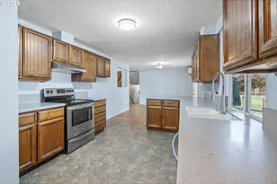 324 NW 87th St, Vancouver, WA 98665 - Photo 8