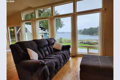 654 Madrona Ave, Port Orford, OR 97465 - Photo 10