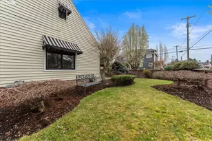 7407 N Polk Ave N, Portland, OR 97203 - Photo 42