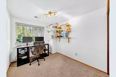 13954 SE Center St, Portland, OR 97236 - Photo 18