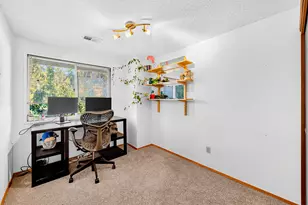 13954 SE Center St, Portland, OR 97236 - Photo 18